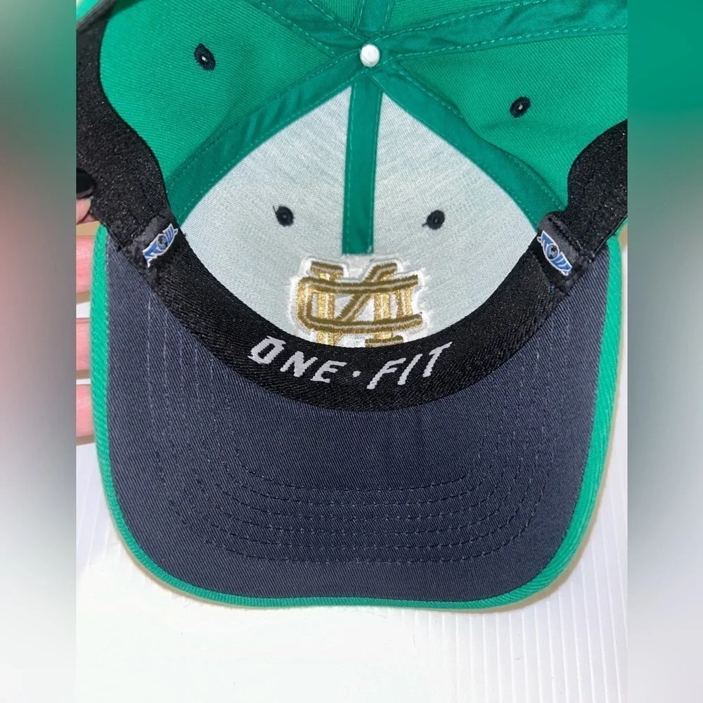 NCAA Notre Dame Fighting Irish Stretch Fit Hat/Cap OSFM EUC‎